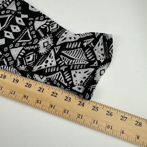 Leggings Womens Black White Geometric Pattern - Picture 7 of 8